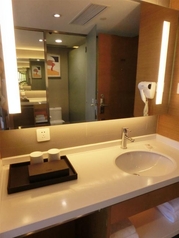 Ji Hotel Guangzhou Zhujiang New Town חדר תמונה