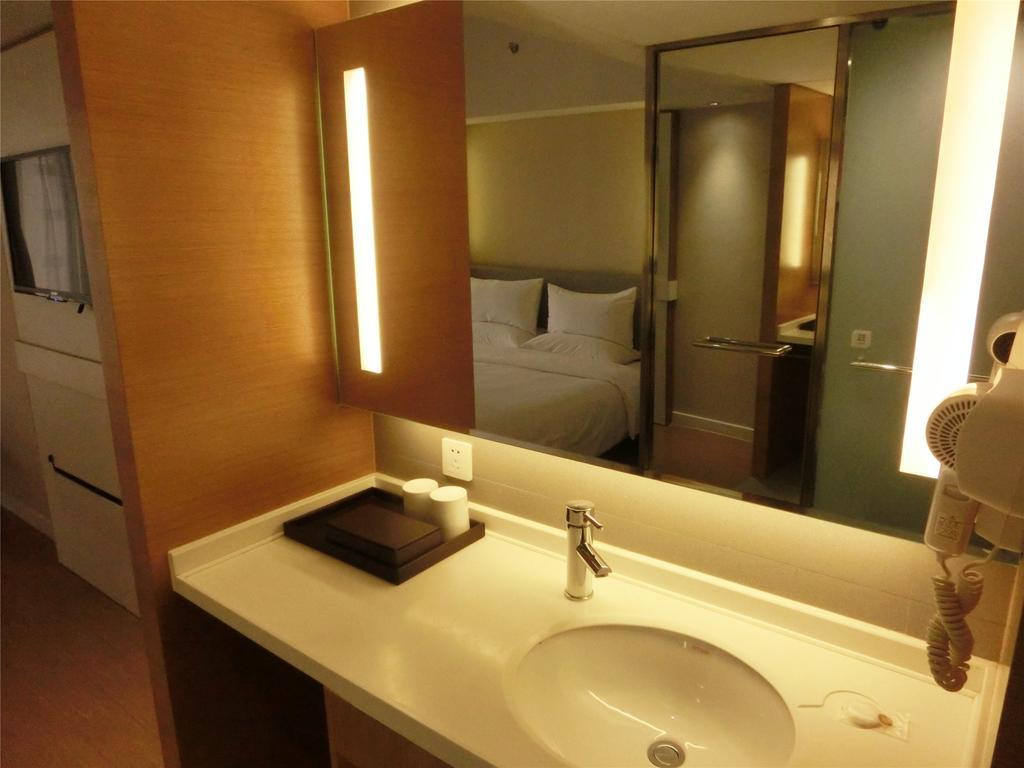 Ji Hotel Guangzhou Zhujiang New Town חדר תמונה