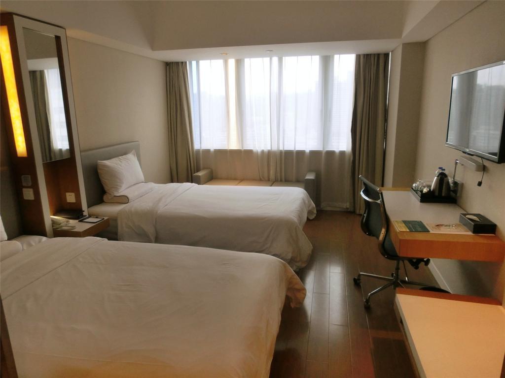Ji Hotel Guangzhou Zhujiang New Town מראה חיצוני תמונה