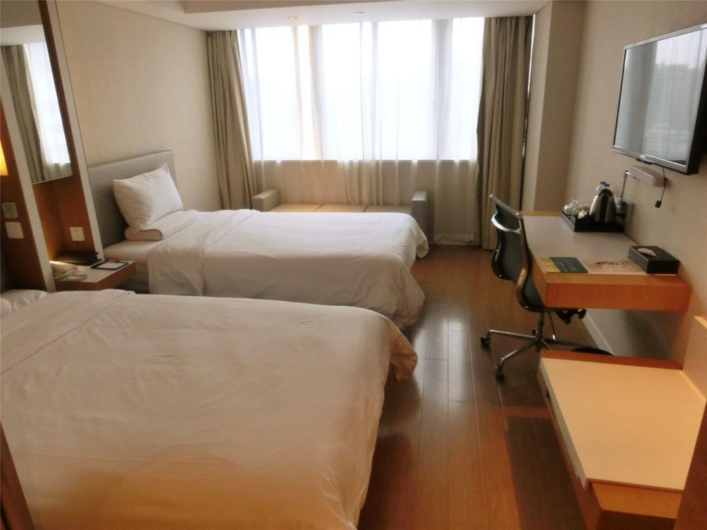 Ji Hotel Guangzhou Zhujiang New Town מראה חיצוני תמונה