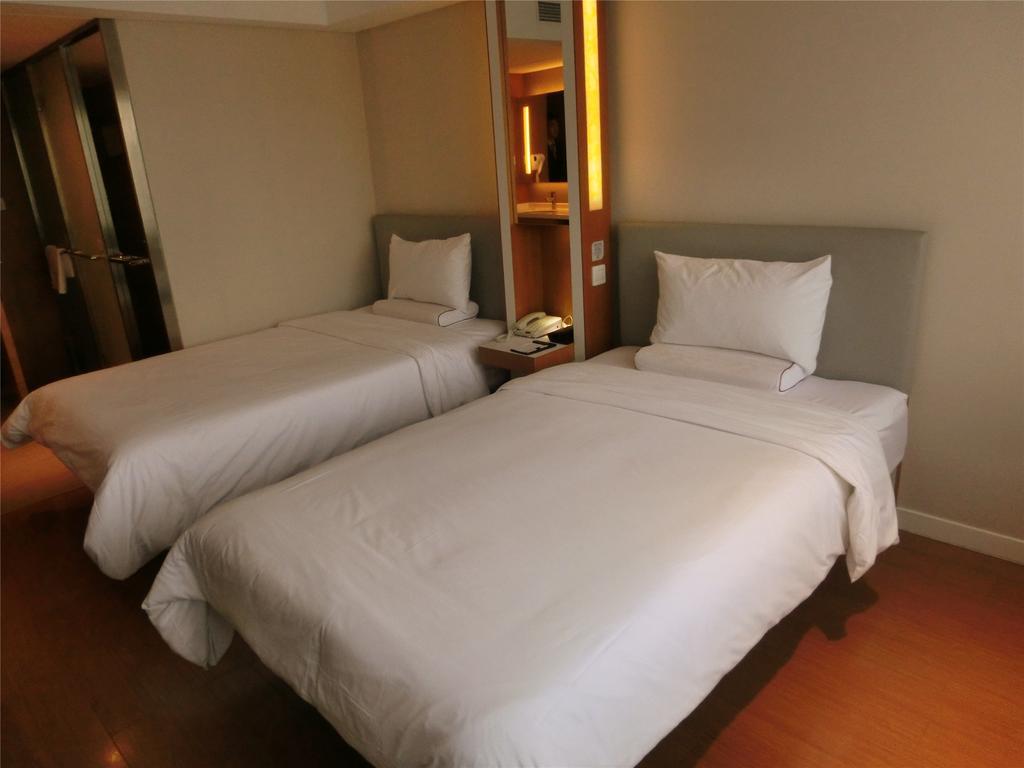 Ji Hotel Guangzhou Zhujiang New Town מראה חיצוני תמונה